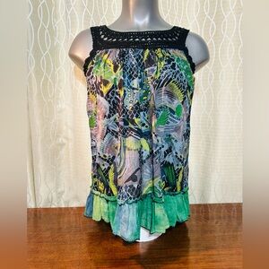 Bohemian Vibe NWOT Sleeveless top by Jasmine. Greens and greys filly bottom